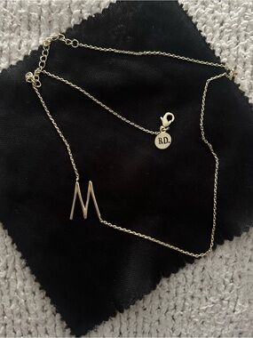 Rae Dunn M gold necklace